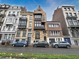 Deux appartements rénovés avec potentiel duplex