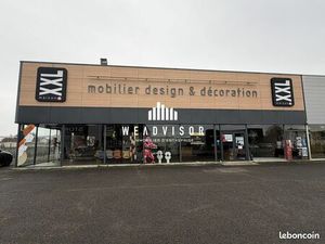 Local commercial 687 m²