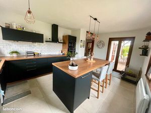 Maison entièrement rénovée sur sol-sol avec bain nordique