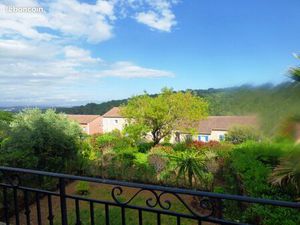 Mougins le Haut - Au calme Beau 2 p de 47m2 + terrasse 11m2