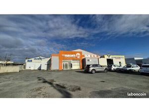 Local 400 m² Chemillé-en-Anjou