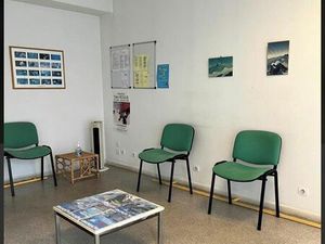 Location Local commercial / Cabinet Paramédical - 38m2 - 3 pièces - Vitrine 3m - 203 Av Pa