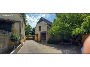 Maison 3chambres a louer a l'annee  centre ville a pied