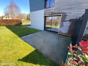 Appartement T2 rez de chaussée avec espace privative extérieur et place de parking à 5 min