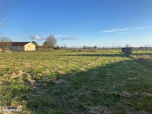 Terrain 1 226 m² Cars