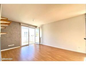 À VENDRE – Très joli T3 de 60 m² – Dernier étage  balcon  cuisine haut de gamme  parking s