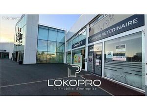 Local 136 m² Cholet