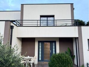 Maison contemporaine 154 m² – Plain-pied  cuisine 2023  garage aménagé  poêle neuf