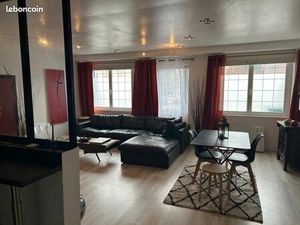 Appartement type loft dans petite copropriété en retrait de rue