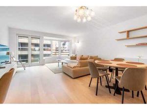 Appartement bien situé avec vue latérale sur mer  proche de