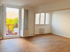 Spacieux Appartement F4 Traversant en Plein Cœur de la Ville