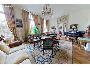 Appartement 8 pièces 241 m²