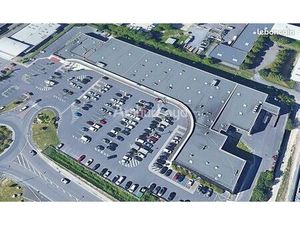 Local commercial 330 m²