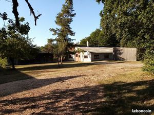 Bâtiments ancienne menuiserie ébénisterie