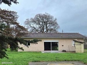 Maison de plain-pied sur très beau terrain clos