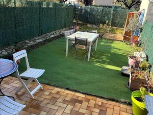 Maison mitoyenne 2 faces – 75 m² habitables – Jardin & terrasse – Bon état