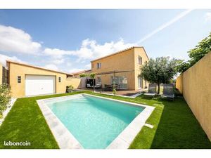 Villa 4 chambres dont deux suites parentales et piscine