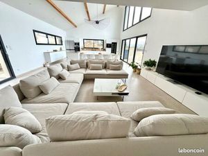 Villa de prestige à Corcelles-les-Monts