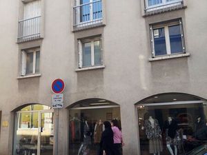 BOUTIQUE USSEL 60m² + ss 78 000