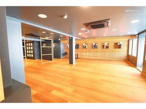 Local commercial 239 m²