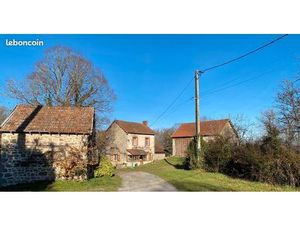 Maison et grand terrain