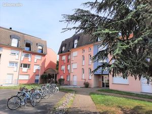 Beau studio MEUBLE de 24m²  ENTIEREMENT REFAIT A NEUF