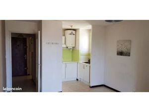 Nîmes - Beau studio F1 avec parking