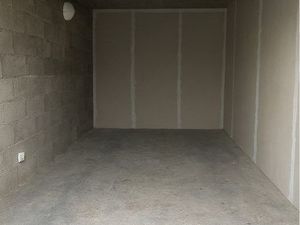 GARAGE 18 m2 - LUNEL CENTRE - SÉCURISÉ - BOULEVARD DIDEROT