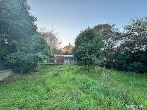 Terrain arborée plein sud au calme