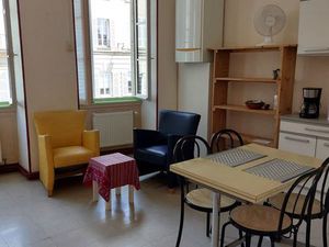 F2 centre ville de Poligny