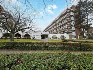 Seniorie - appartement sud-est avec terrasse et parking