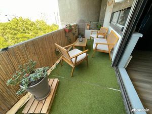 T3 traversant avec balcon et vue dégagée – 115 000