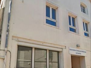 Bâtiment + hangar + dépendance ◊◊◊