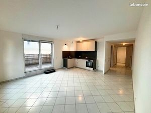 F3 Lumineux Garage Cuisine équipée