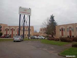 Bureaux meublés à louer – 12 m² et 30 m² – Internet inclus – Parking sécurisé – Dijon (Tra
