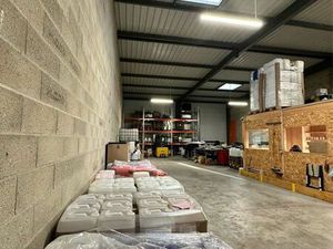 Colocation entrepôt et bureaux