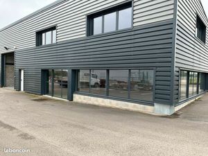 Local professionnel à usage industriel  artisanal ou commercial