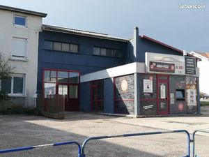 MIRECOURT : Grand local commercial et professionnel