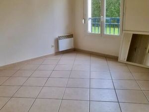 Lamorlaye centre appartement t2 2 parkings