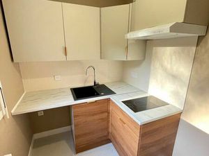 Studio lumineux avec balcon