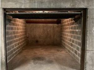 GARGE BOX 15m2 SOUS SOL SECURISE RUE MONT CHARVIN - COMMERCES NOVEL