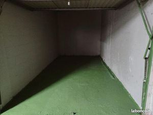 Location BOX (Garage ) fermé d'une superficie d'environ 13.50 m2