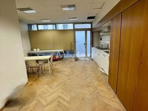 Local commercial 183 m²