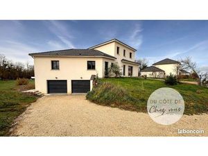 Maison 7 pièces 203 m²