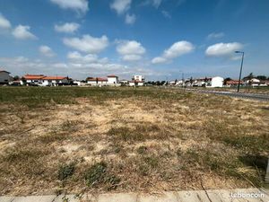 Terrain 404 m² Bompas