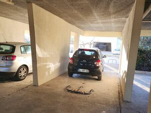 Parking couvert sous immeuble CARNON