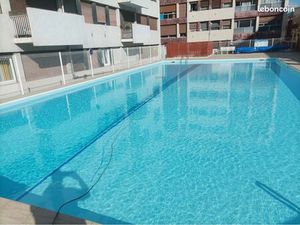 Appartement standing dans immeuble avec piscine