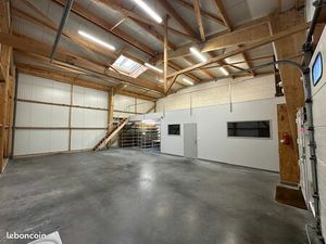 Local d'activité 200m² à Ranville