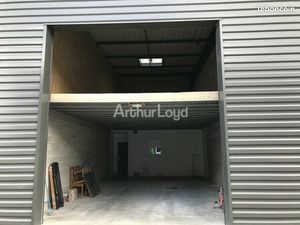 Local d'activité 154 m²