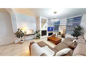 Lichte woning van ± 230 m² en inrichtbare zolder